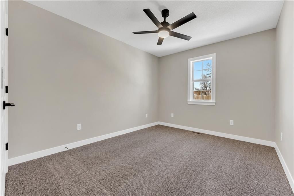 1597 Essex Drive — photo 42
