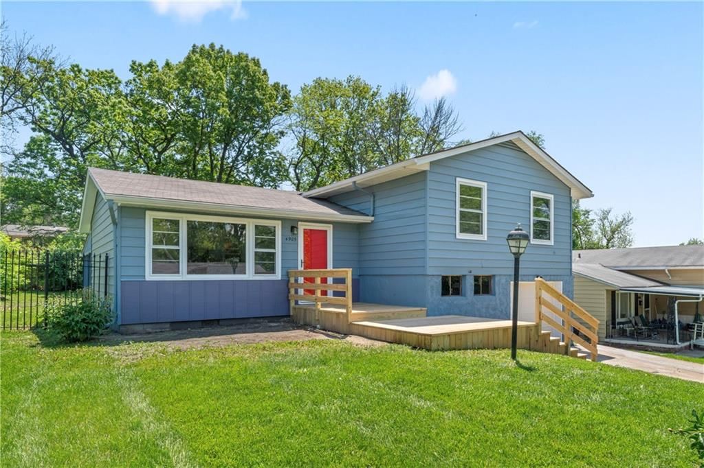 4905 E 40th Place — photo 2
