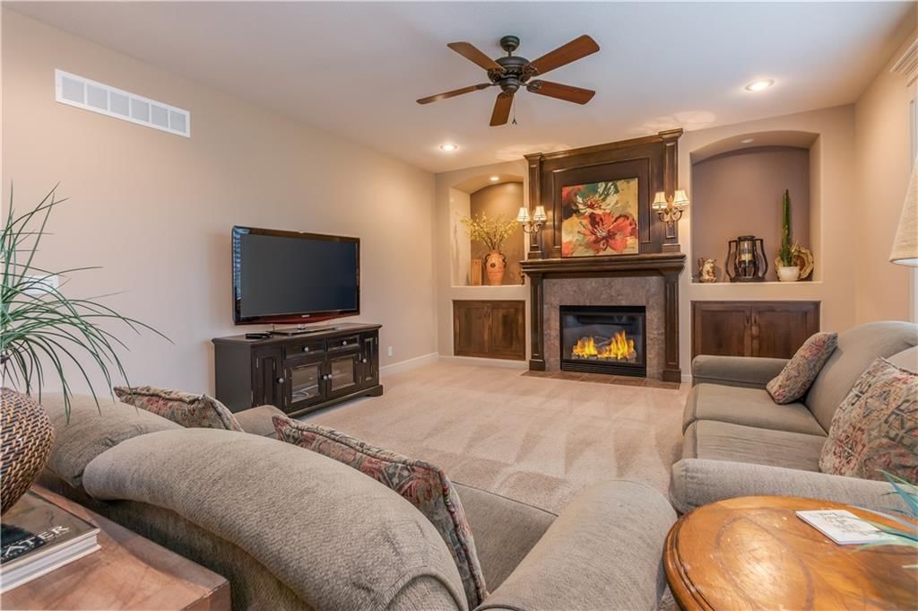 10865 S Theden Street — photo 7