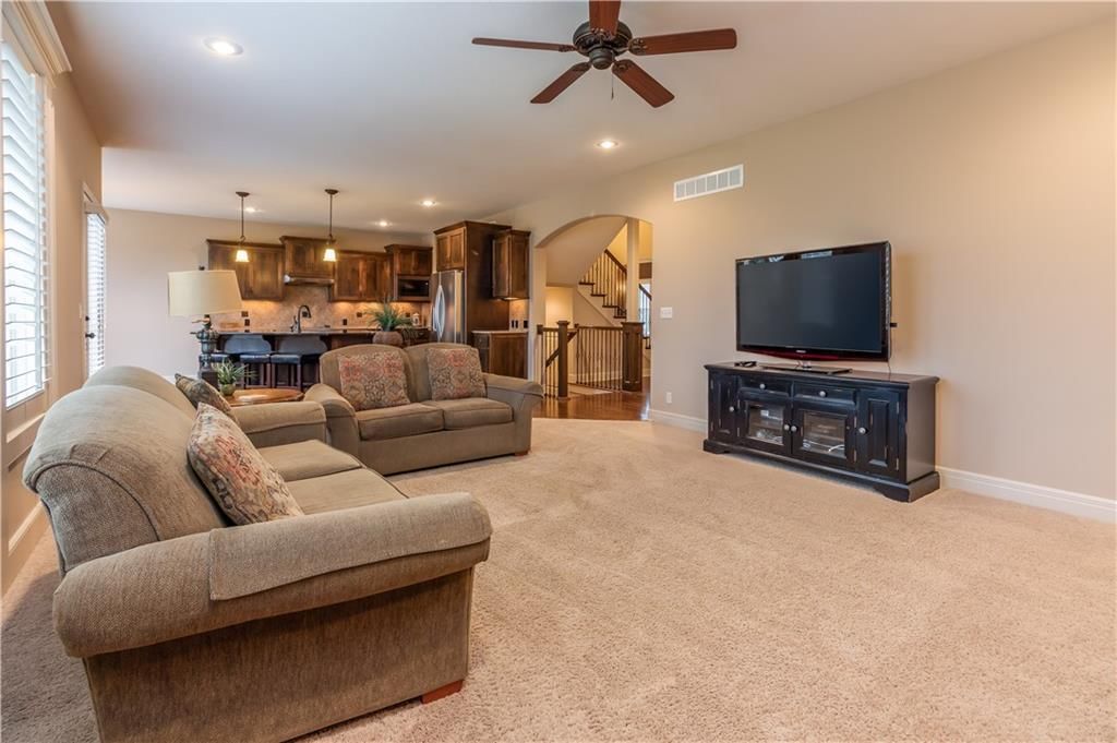 10865 S Theden Street — photo 8