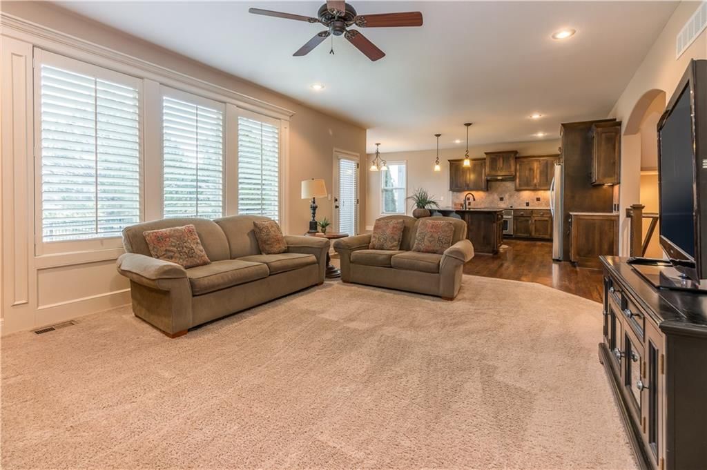 10865 S Theden Street — photo 9