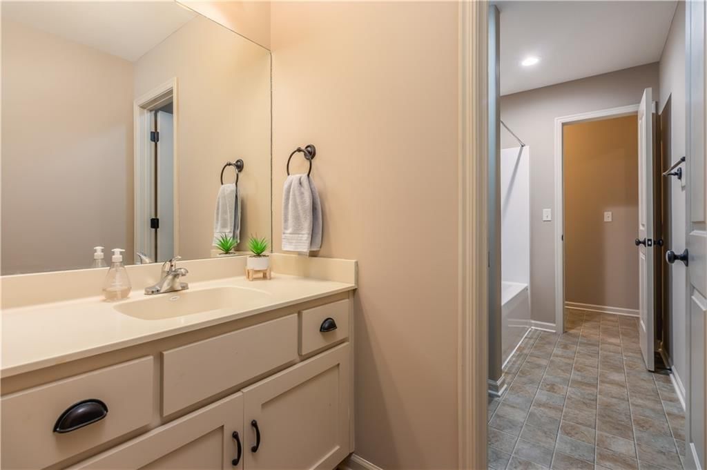 10865 S Theden Street — photo 26