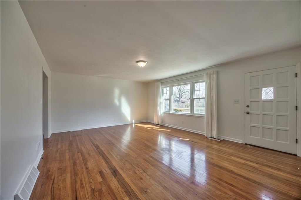 9010 Western Hills Drive — photo 5