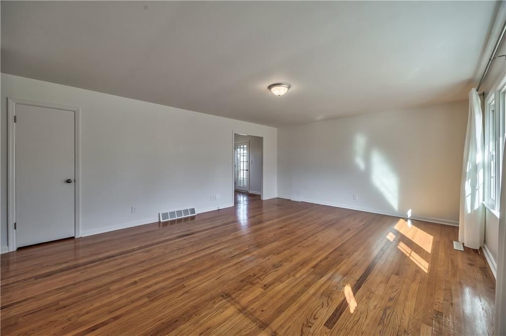 9010 Western Hills Drive — photo 6