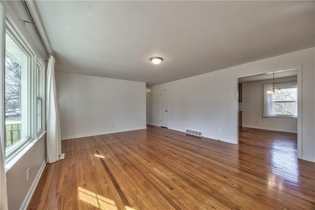 9010 Western Hills Drive — photo 7