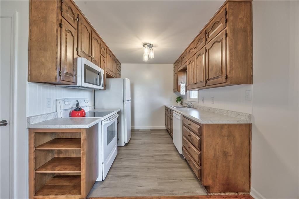 9010 Western Hills Drive — photo 11