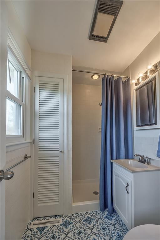 9010 Western Hills Drive — photo 22