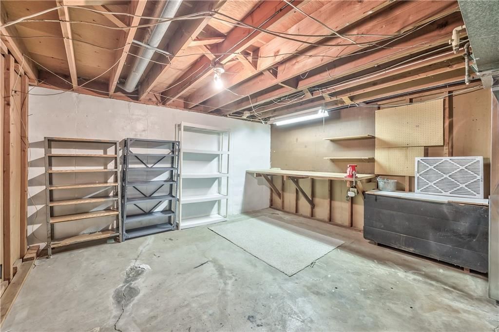 9010 Western Hills Drive — photo 32