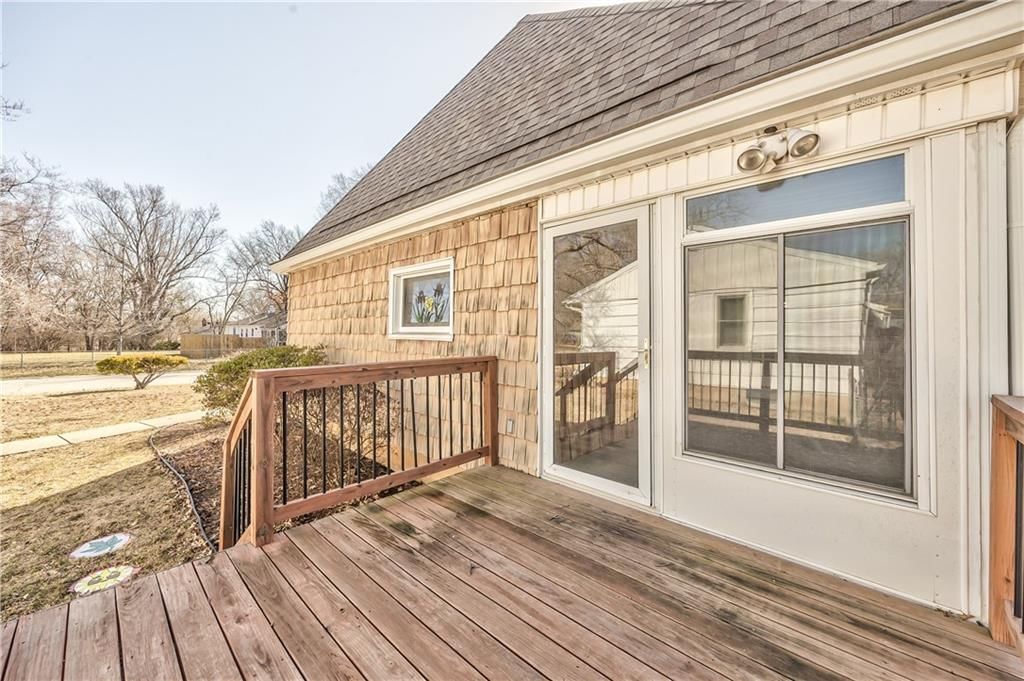 9010 Western Hills Drive — photo 36
