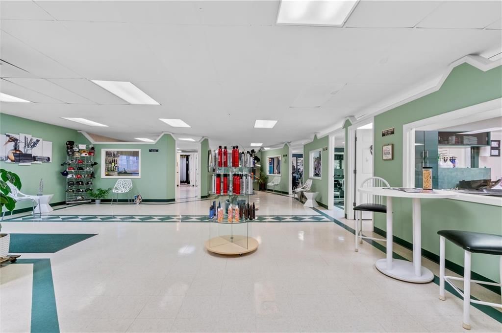 306 Wollard Boulevard — photo 8