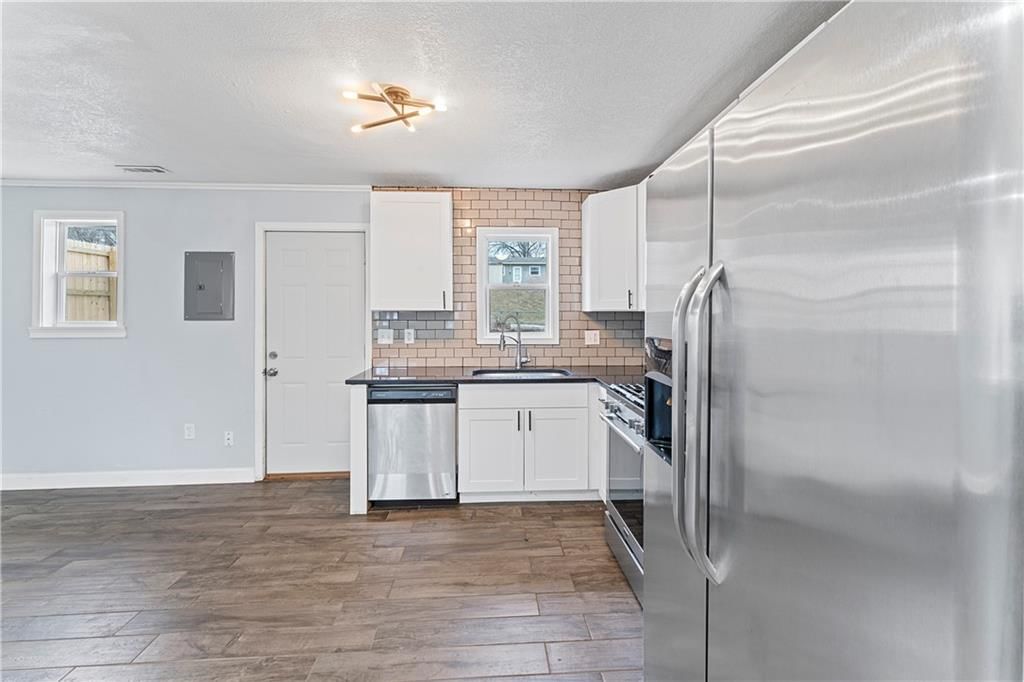 2637 S 49th Street — photo 12