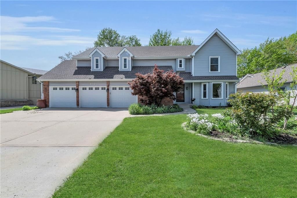 402 NE Adams Drive — photo 1