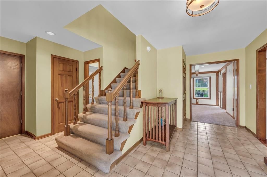 402 NE Adams Drive — photo 5