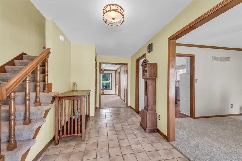 402 NE Adams Drive — photo 6