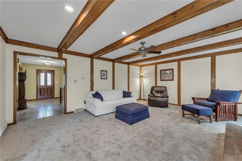 402 NE Adams Drive — photo 8