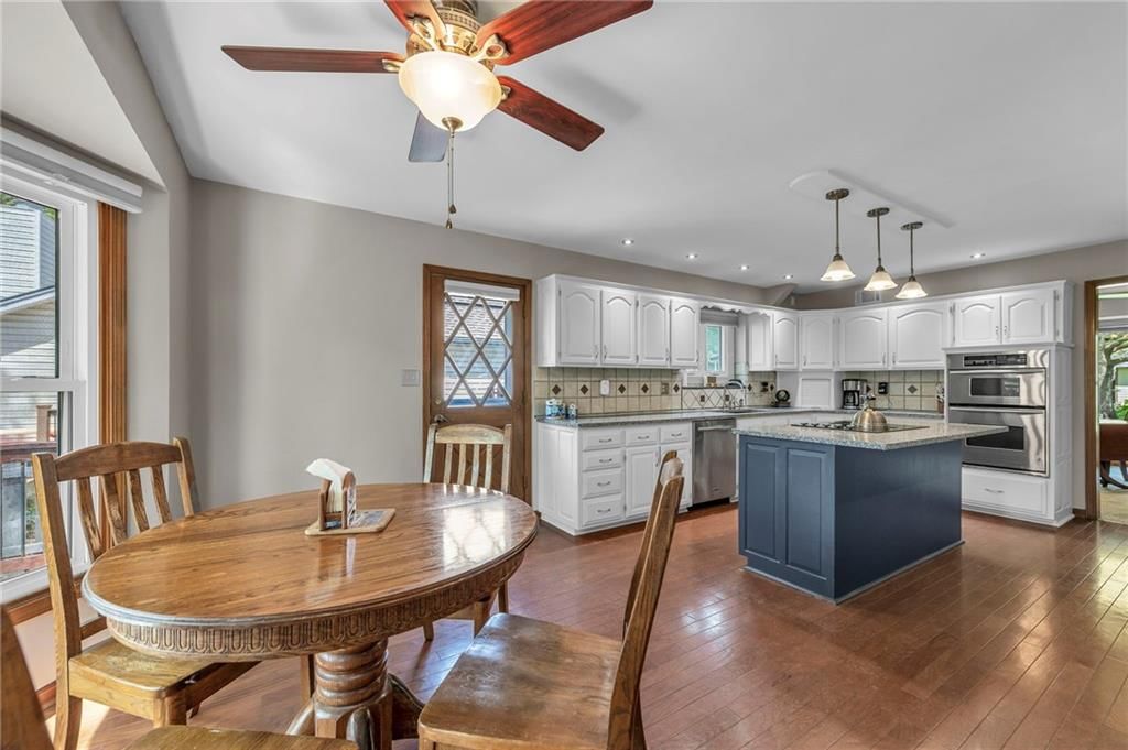 402 NE Adams Drive — photo 12
