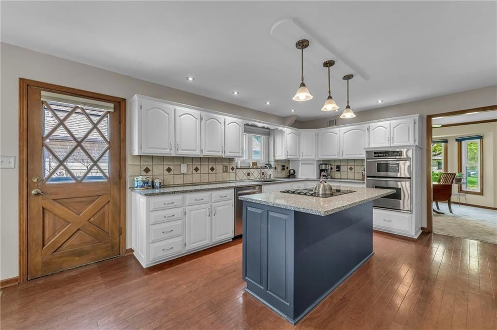 402 NE Adams Drive — photo 15