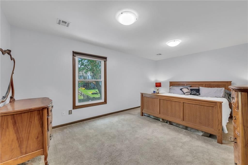 402 NE Adams Drive — photo 19