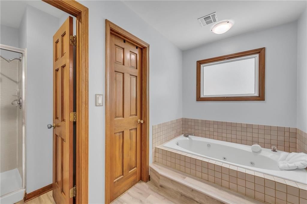 402 NE Adams Drive — photo 22