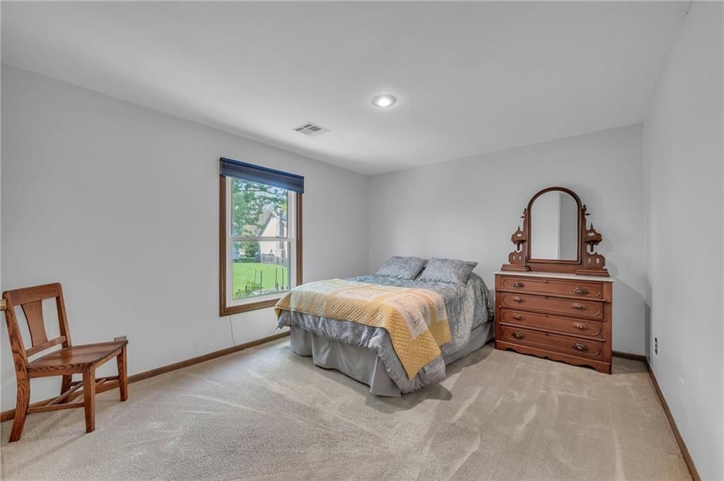 402 NE Adams Drive — photo 24