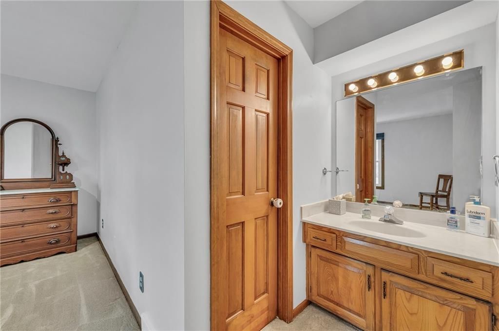 402 NE Adams Drive — photo 26