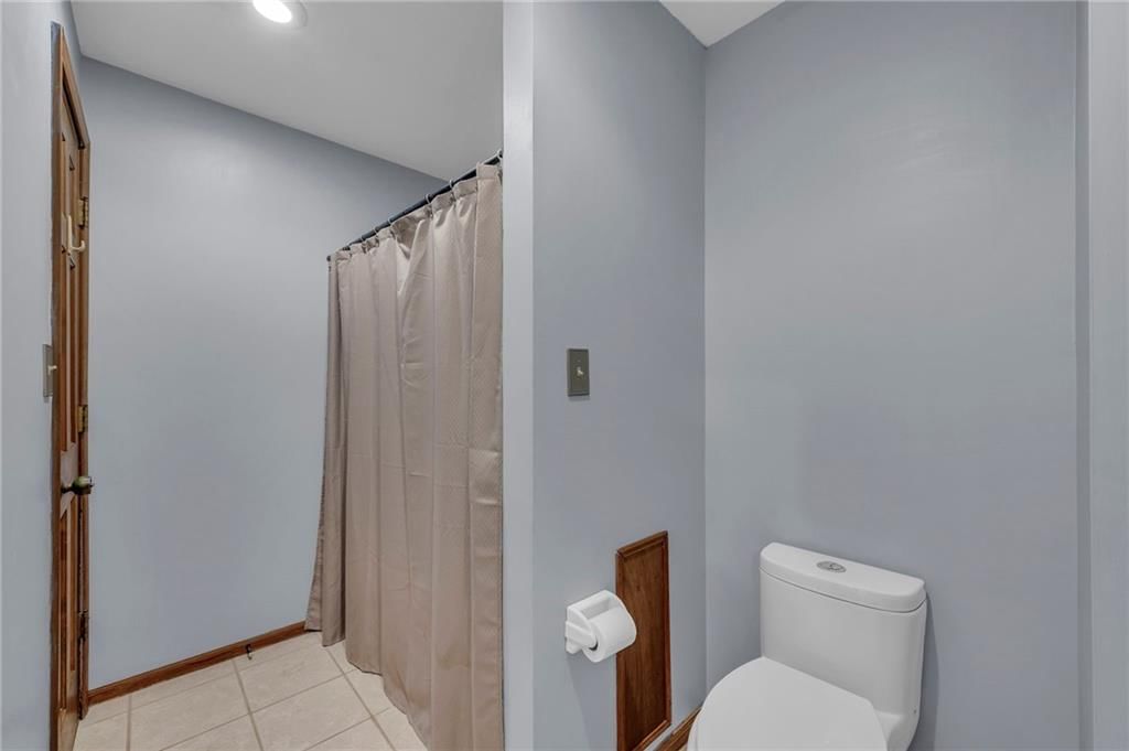 402 NE Adams Drive — photo 36