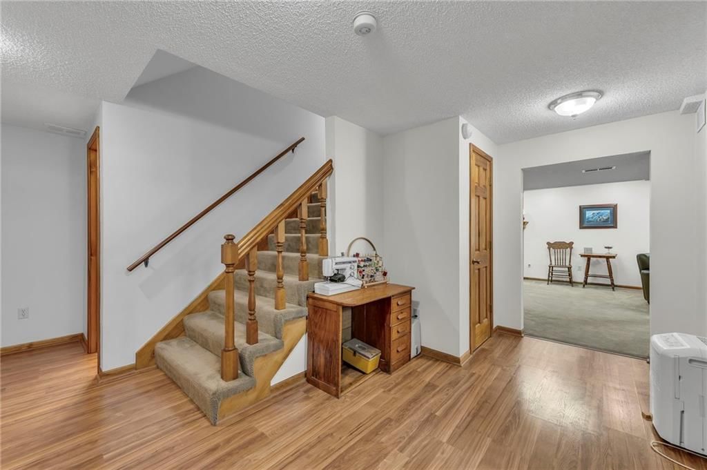 402 NE Adams Drive — photo 38