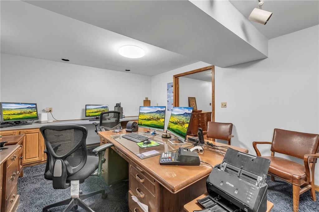 402 NE Adams Drive — photo 41