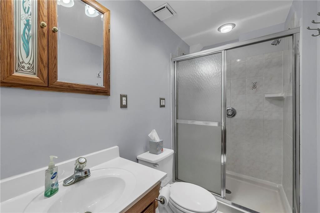 402 NE Adams Drive — photo 42