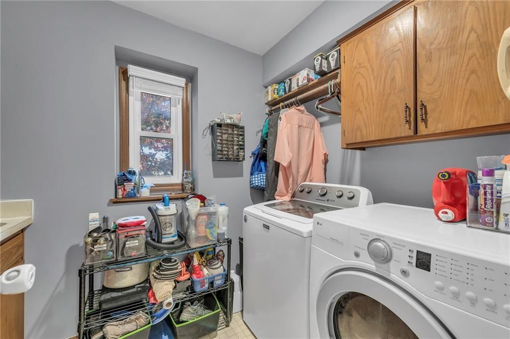 402 NE Adams Drive — photo 43