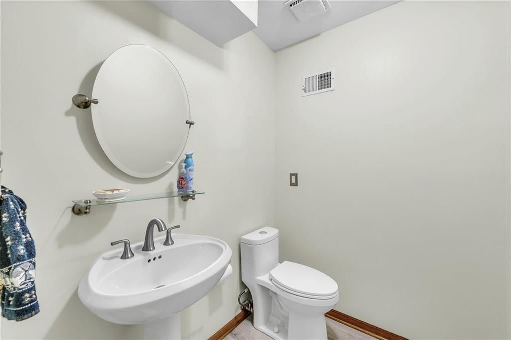 402 NE Adams Drive — photo 45