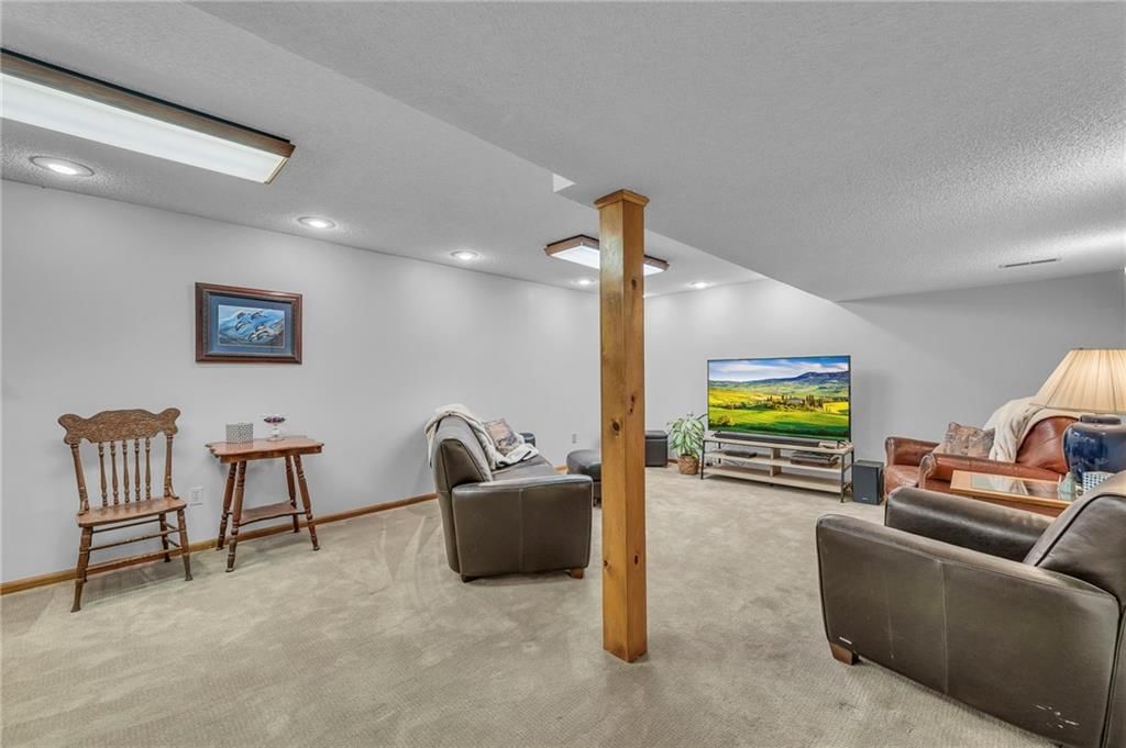 402 NE Adams Drive — photo 46
