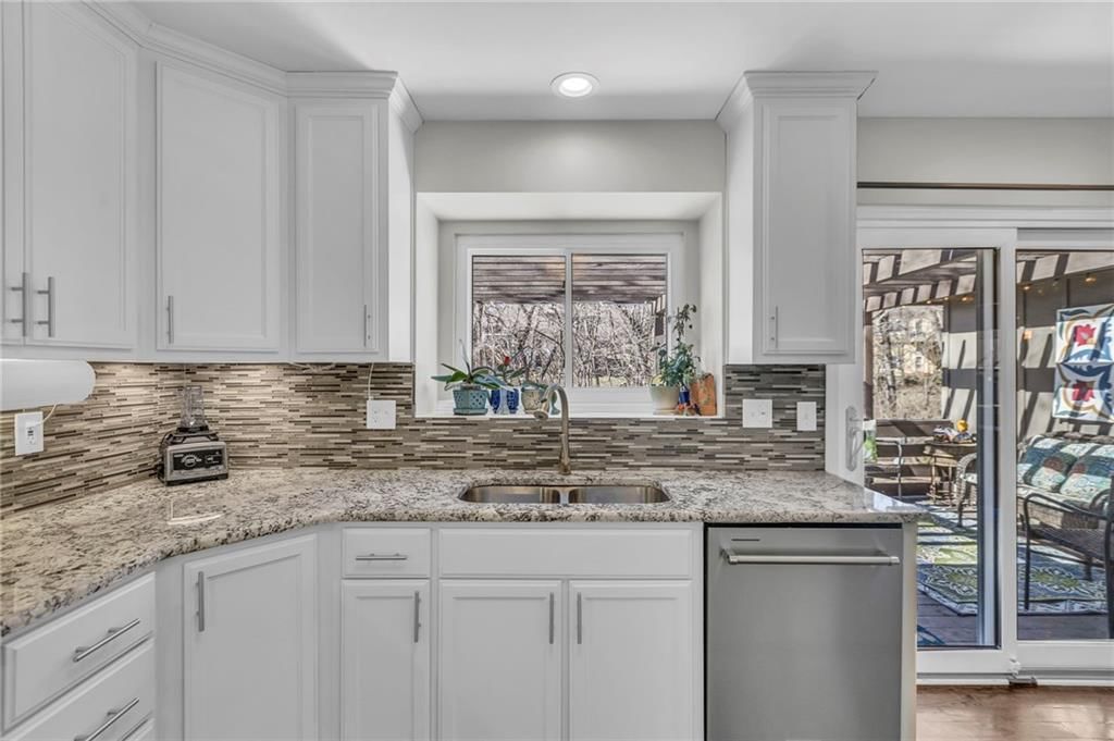 7712 Darnell Street — photo 6