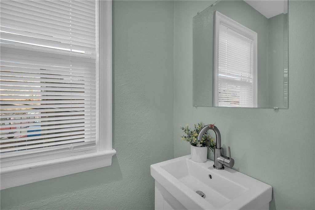 936 E Gregory Boulevard — photo 24