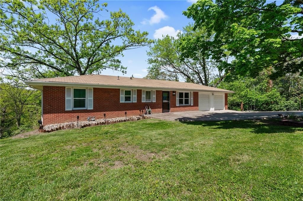904 E Golf Hill Drive — photo 3