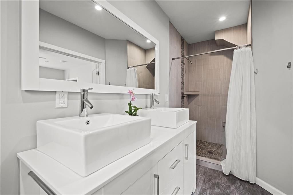 7323 Charlotte Street — photo 20