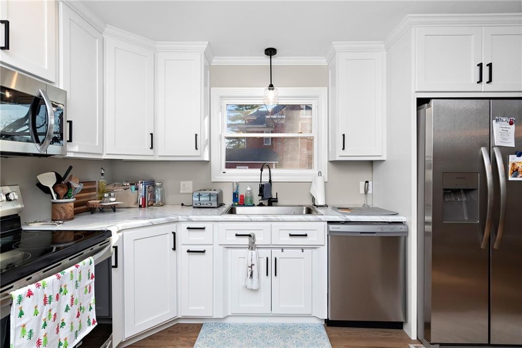 Photo 9 of 29 - 210 N Virginia Street