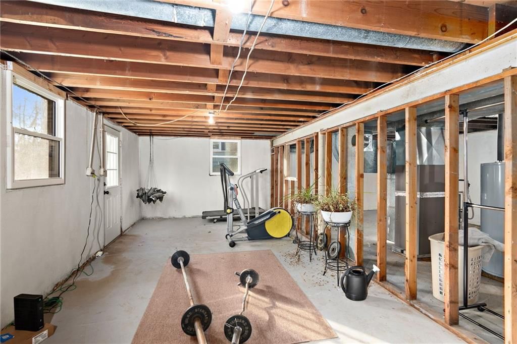 Photo 19 of 29 - 210 N Virginia Street