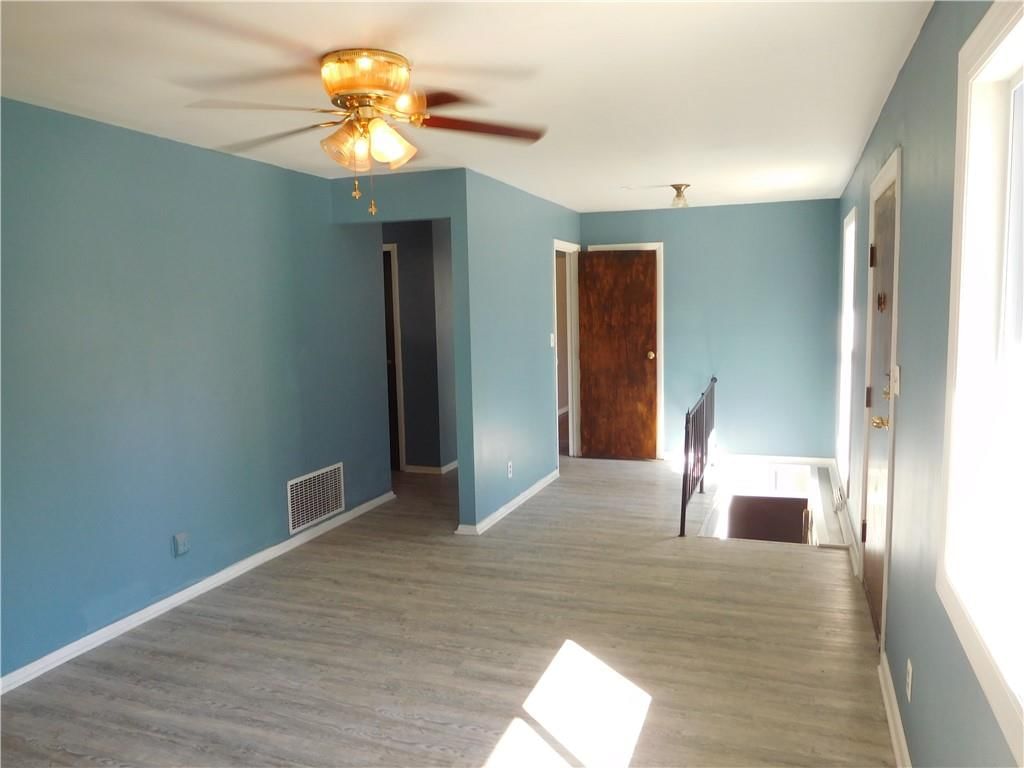 Photo 7 of 25 - 8612 E 114th Street