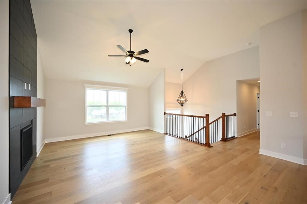 Photo 9 of 33 - 2409 Windmill Drive