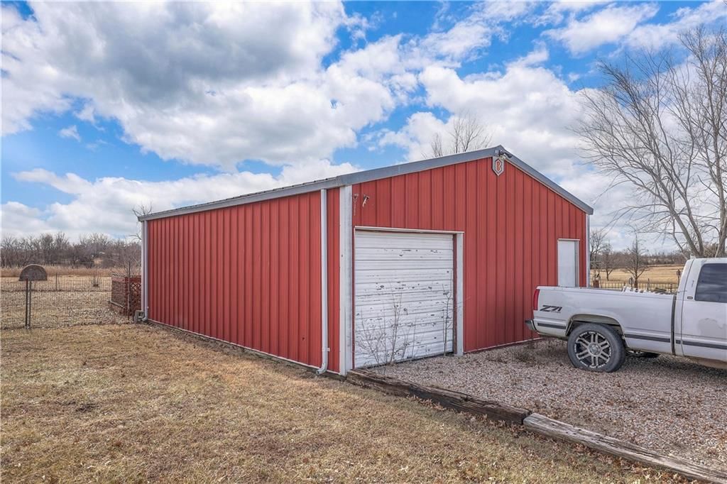 38205 E 316th Street — photo 33