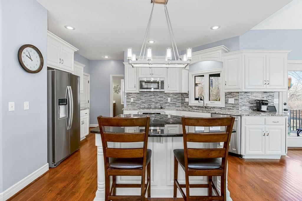 8909 N Oxford Avenue — photo 14
