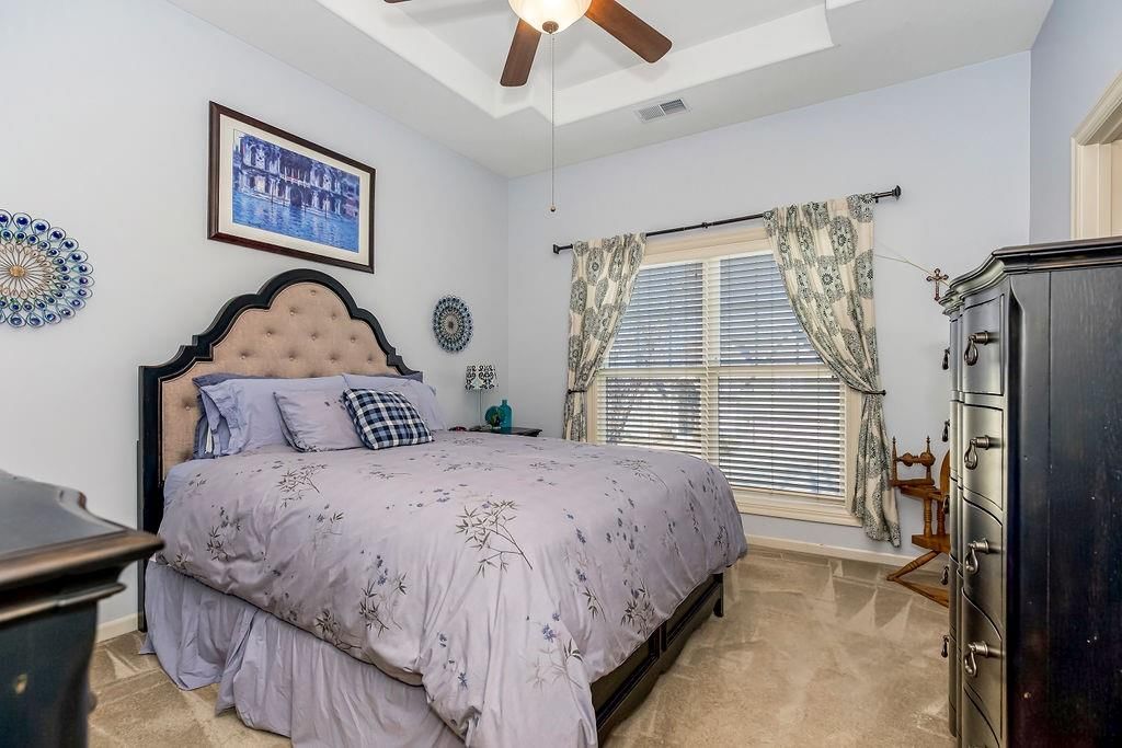 8909 N Oxford Avenue — photo 25