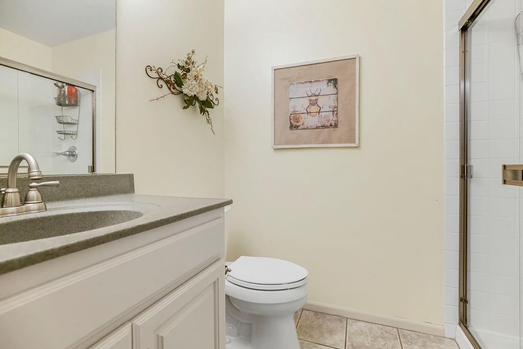 8909 N Oxford Avenue — photo 26