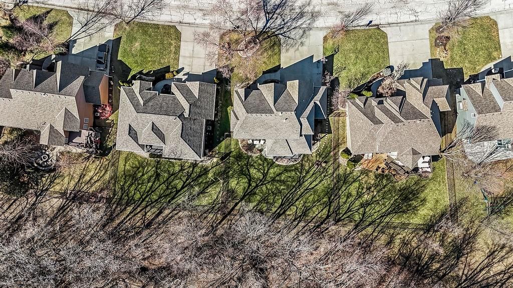 8909 N Oxford Avenue — photo 43
