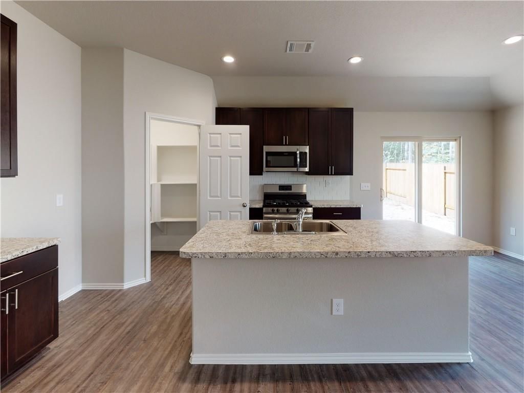 568 W Lanesfield Street — photo 6