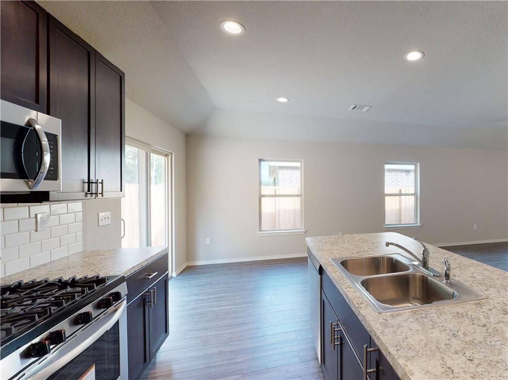 568 W Lanesfield Street — photo 7