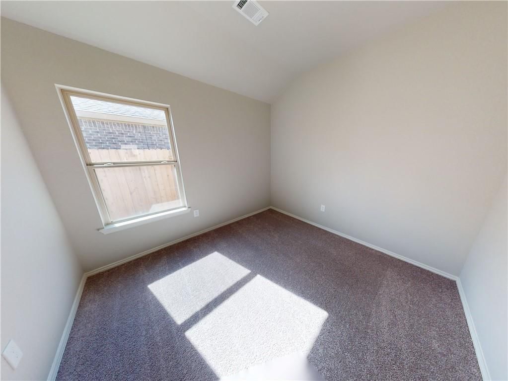 568 W Lanesfield Street — photo 14