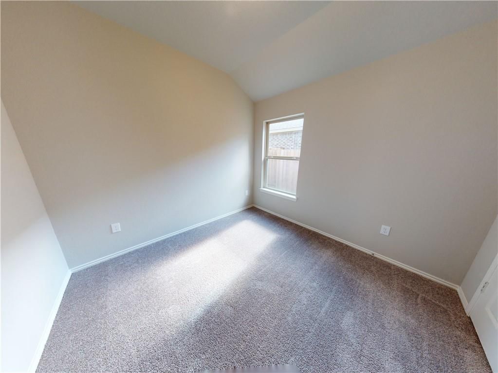 568 W Lanesfield Street — photo 16