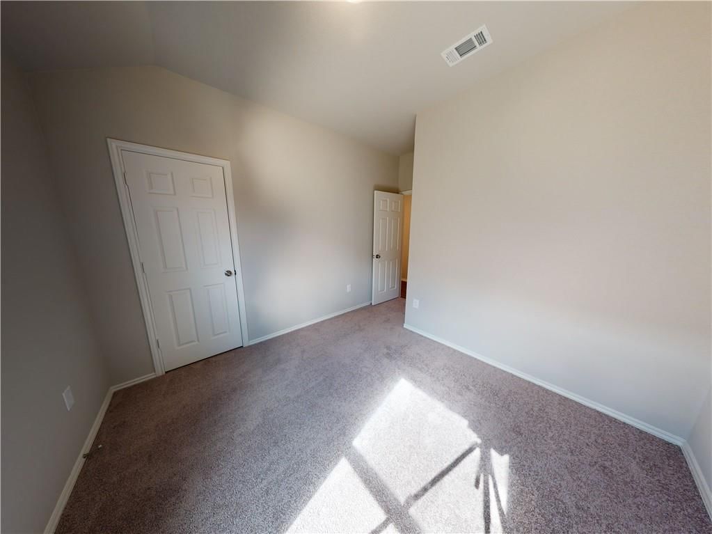568 W Lanesfield Street — photo 17